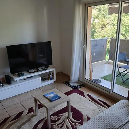 Agreable T2, Avec Terrasse דירה